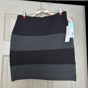 NWT Margaret M Verna Black Striped Ponte Pencil Skirt Size M